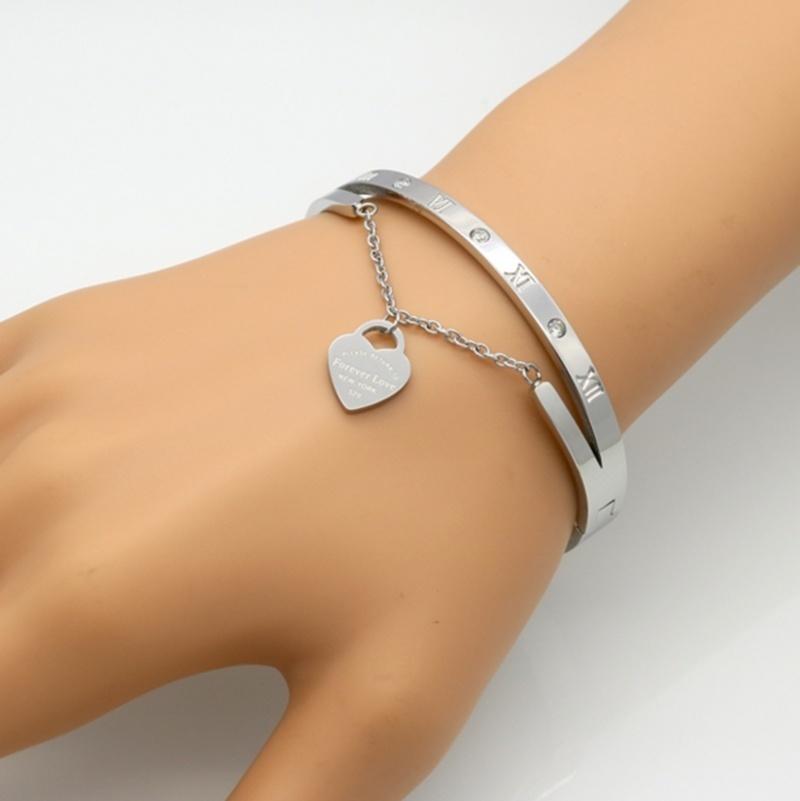 Luxury Stainless Steel Bracelet & Bangle Heart Love Tag Bracelet Jewelry for Women