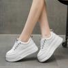 Женские плоские новые кожаные кроссовки на толстой подошве, дышащая спортивная обувь, корейская модная обувь для туризма и отдыха для женщин