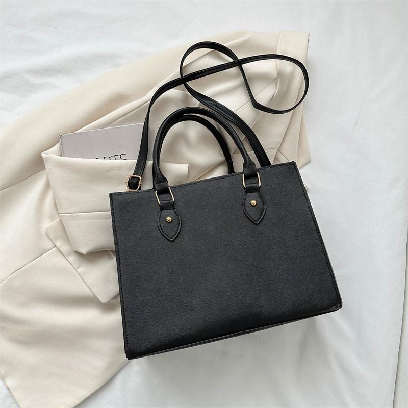 Стильная повседневная сумка-тоут для commuters на осень с современным простым дизайном и универсальными цветами