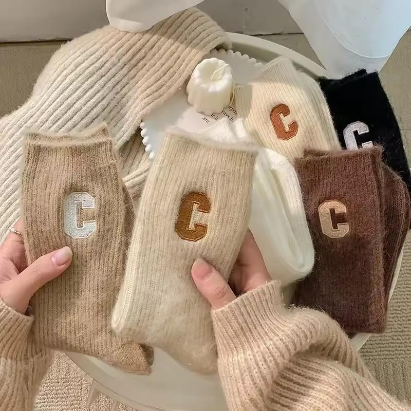 Luxury Women's Socks Warm Winter Thick Cashmere Casual Japanese Fashion Solid Color Comfortable Home Socks Long High Quality