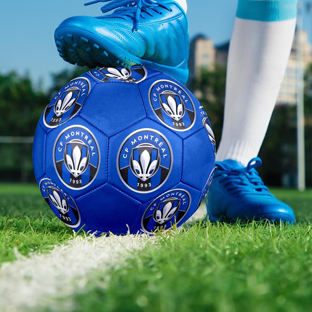 Футбольный мяч CF Montreal, размер 5, разноцветный, подходит для всех возрастов, машинная строчка, материал ПВХ, соревновательного уровня, прочный и с высоким отскоком