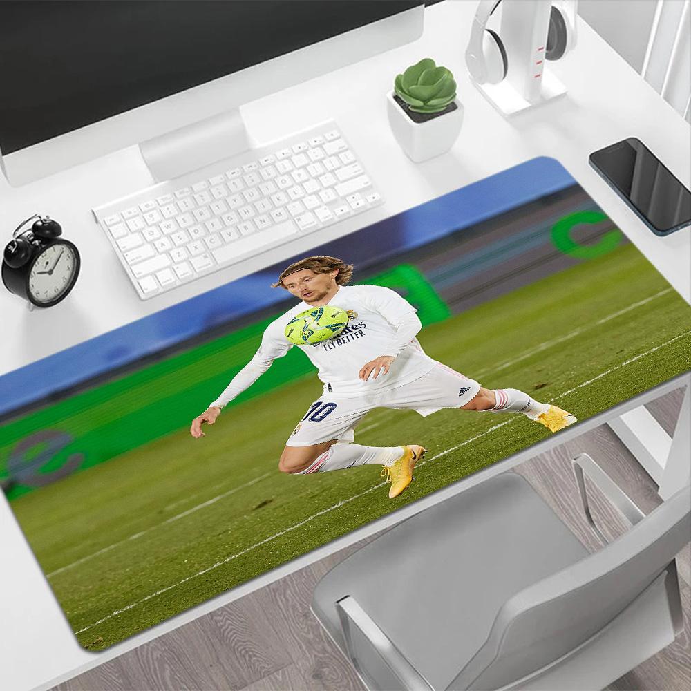 Football Player Action Large Mouse Pad Office Mouse Mats Study Desk Mat Non-Slip Rubber Base Perfect for Office Desktop Supplies School Home
