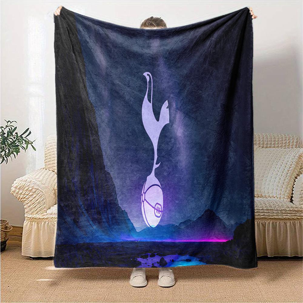 Tottenham Crest Design Flannel Blanket, Soft Polyester, Modern Design, All-Season for Camping, Travel, Gifts for holidays or birthdays