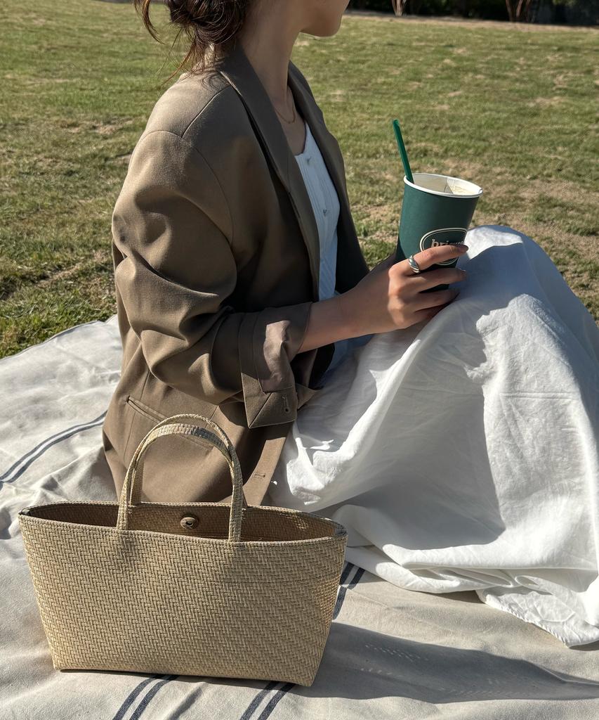 Сумка-тоут Tuo Rattan Flat Tote Small Бежевая · Плетеная сумка-тоут Tuo Rattan Flat Tote Small Бежевая