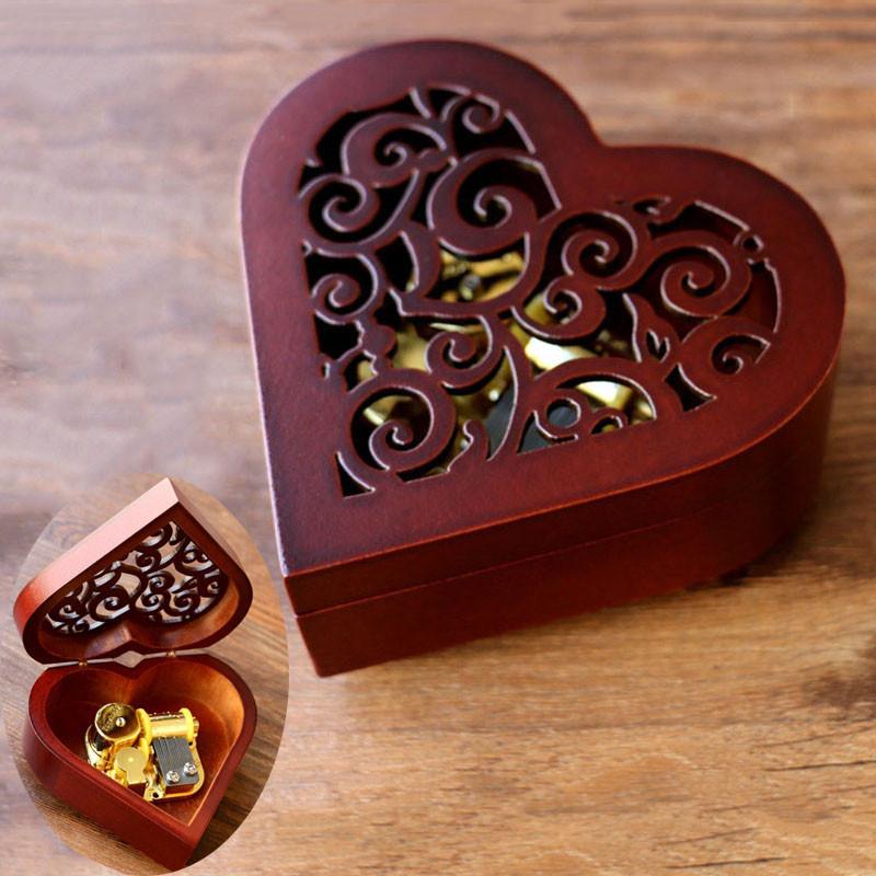 Очаровательная прямоугольная музыкальная шкатулка из дерева с резьбой в виде сердца, заводная, с мелодичными мелодиями