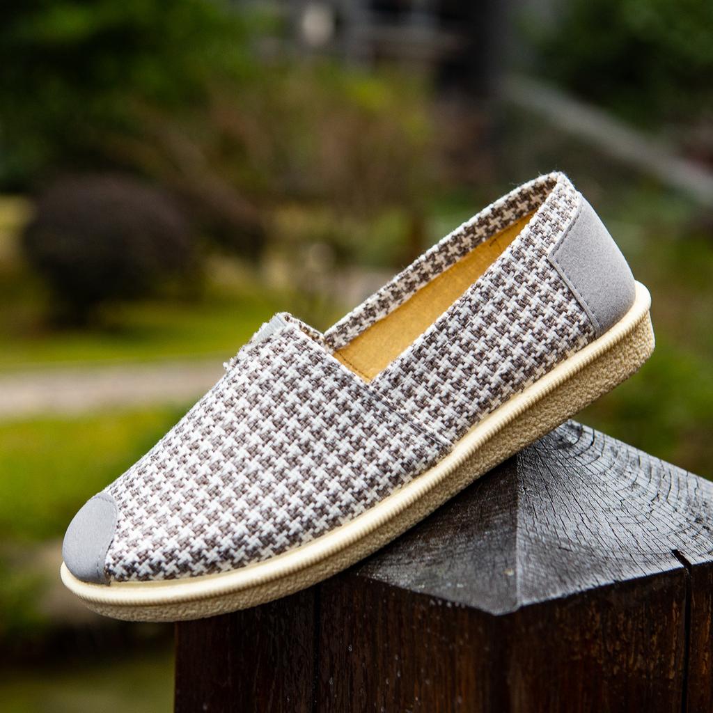 22 женские туфли повседневная мода парусиновые туфли с плоским дном дышащие старые пекинские тканевые туфли женская обувь материнская обувь низкие производители