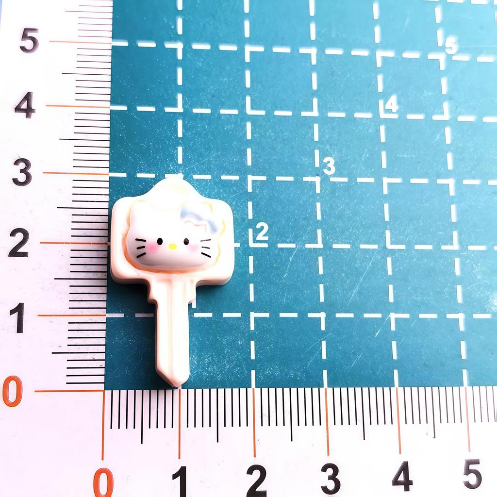 Ключница и заколка для волос из смолы с персонажами Sanrio