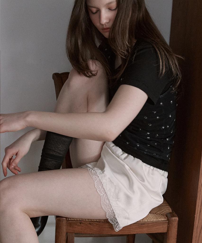 SIGREAT Lace Mix Fluid Satin Shorts_Ivory