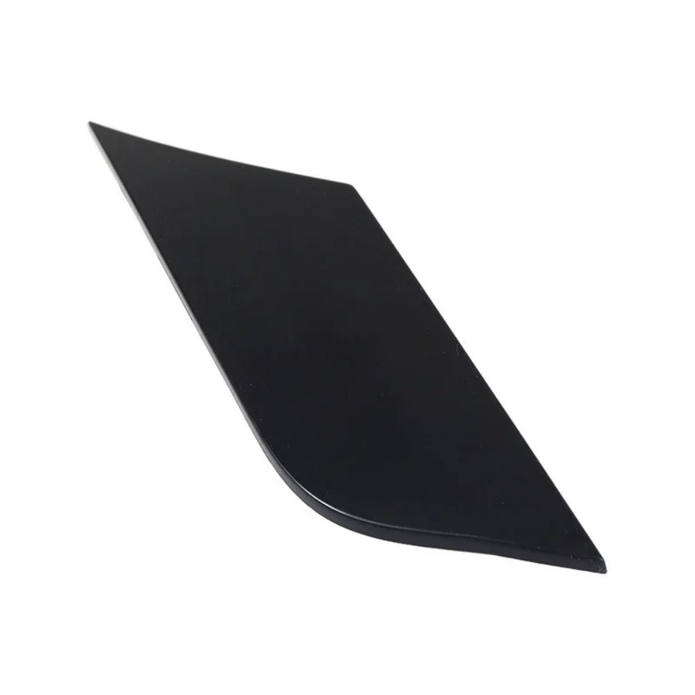 Крышка заглушка буксировочного крюка переднего бампера для Suzuki SX4 S-Cross Cross рестайлинг 2016-2020