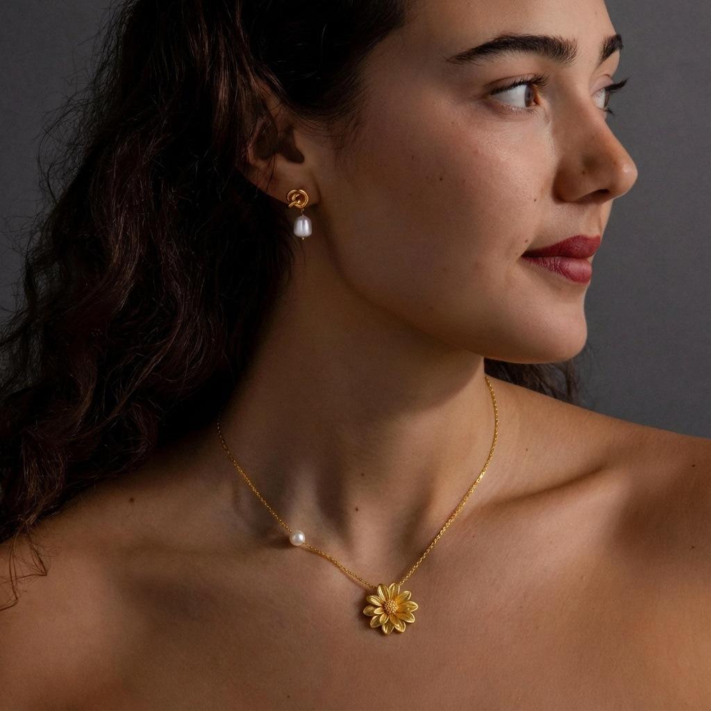 Rose Small Daisy Magnolia Flower Pendant Necklace Collarbone Chain Electroplated Gold-Plated Color Retention