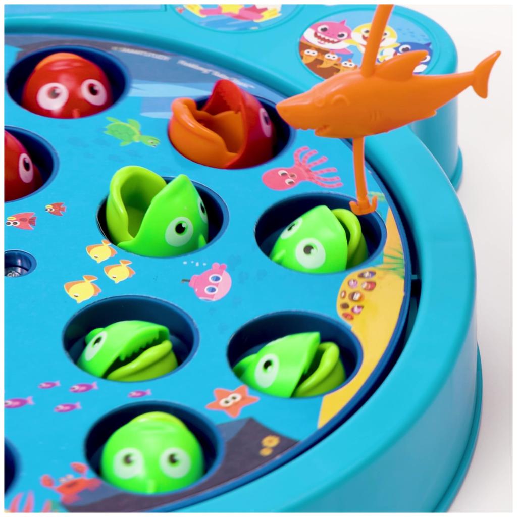 Cardinal Industries 6053381 Pinkfong Baby Shark Let's Go Hunt Musical Fishing Game, for Families and Kids Ages 4 and Up