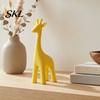 3D Printed Giraffe Figurine Desk Decor, Modern Cartoon Animal Statue, Minimalist Small Statue Bedside Table for Living Room Entryway, Home Gift