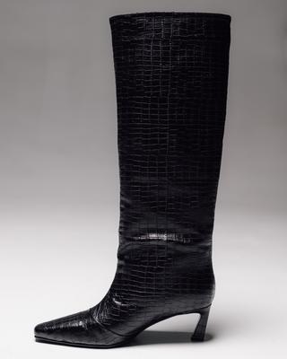 Сапоги с заостренным носом рептилия 5949 36 черные кожа