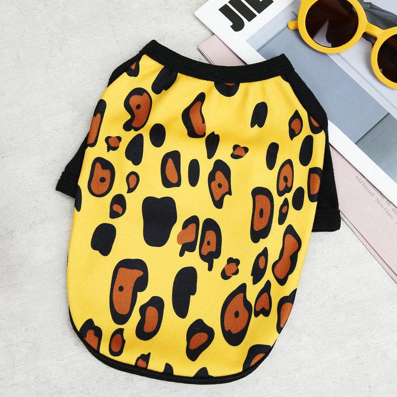 Новинка 2024 года, футболка с леопардовым принтом в тон, весенне-летняя новая милая двухцветная теплая одежда с плюшевым питомцем, одежда для маленьких и средних собак, одежда для щенков