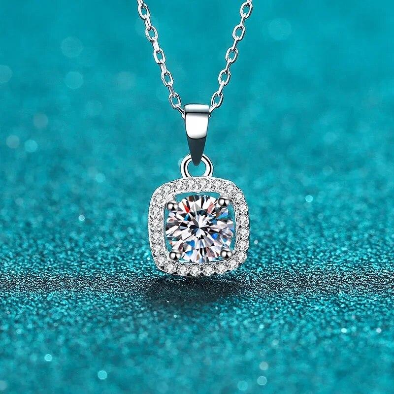 Fashion 1/2CT Real Moissanite Necklace Sterling Silver VVS Lab Diamond Halo Pendant Necklace for Women Birthday Gift Jewelry
