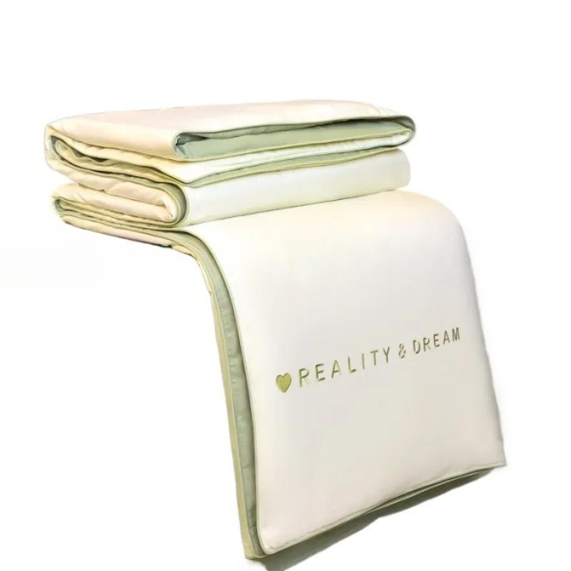 Double-piece and Feather Embroidered Summer Quilt Single Piece Tensile Soft and Comfortable Adult Air Conditioning Quilt