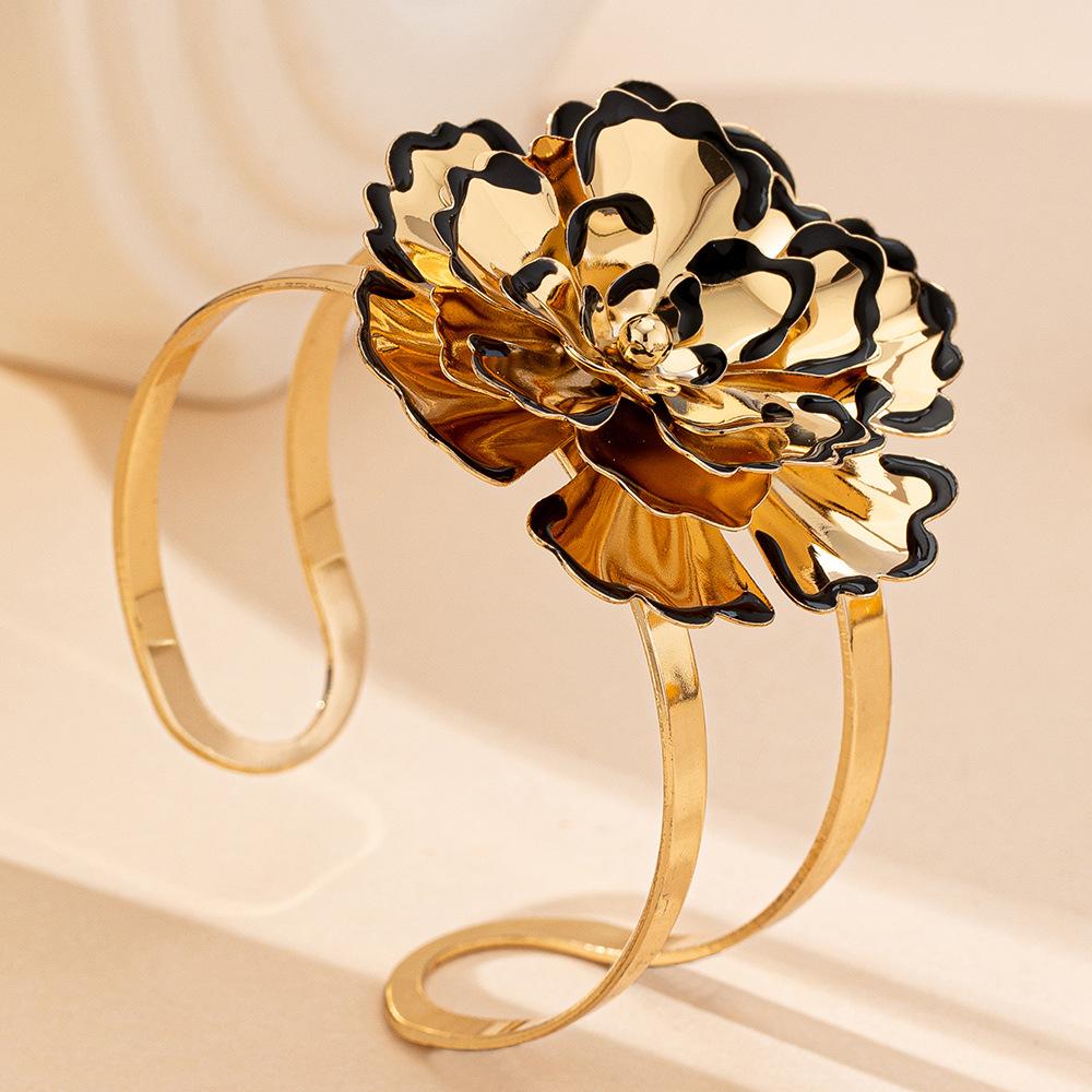 Модные браслеты из бисера для женщин. Ювелирные изделия