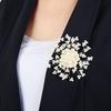 New Handmade High-end Luxury Imitation Pearl Snowflake Brooch Female Versatile Temperament Elegant Brooch Pin Jacket Accessories