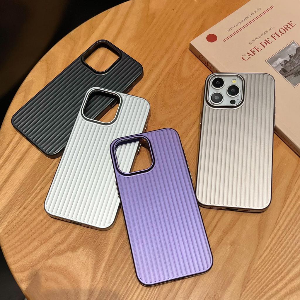 Frosted Anti-Fall Protective Case with Corrugated Light Shed Pattern for iPhone 16 Pro Max and Apple 5432