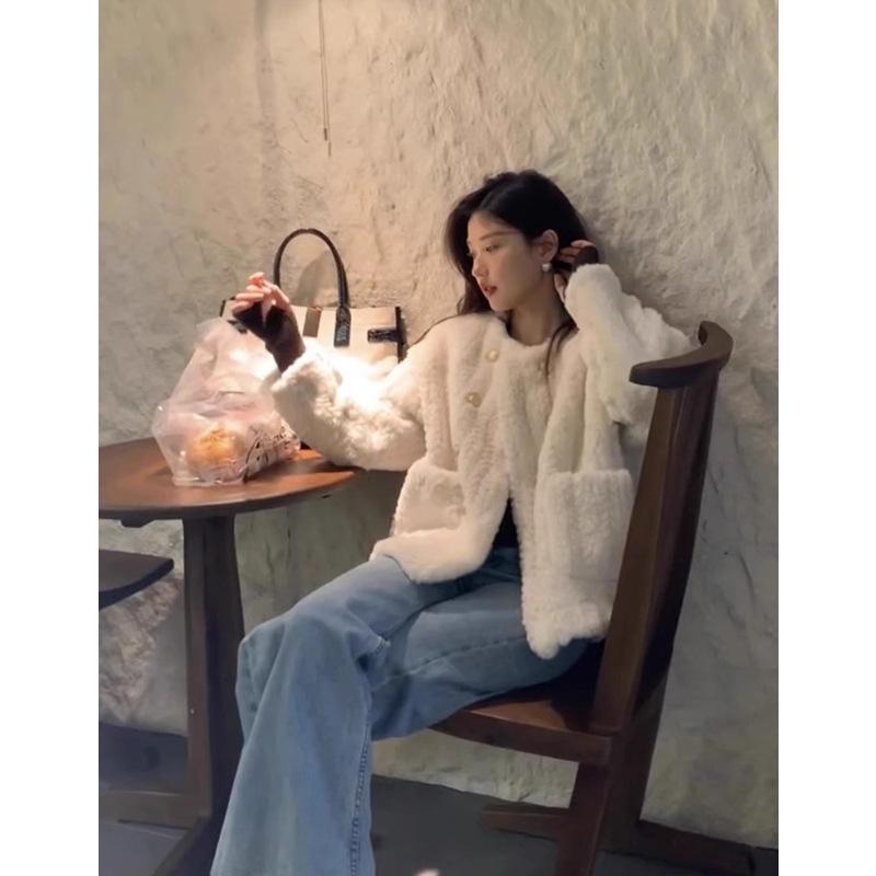 Lamb Wool Coat Women's Winter Small Fragrant Style Loose Thickened Plush White Fur Top Cotton Coat