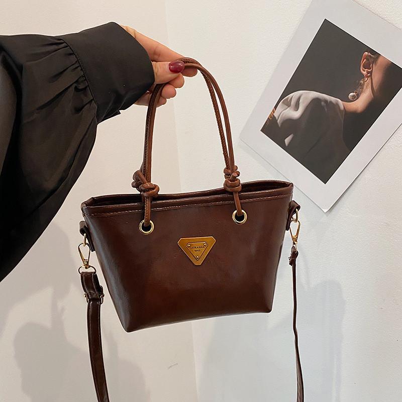 Стиль Уличный Ретро Золотая Этикетка Декорация Женская Одноплечевая Сумка-Ведро