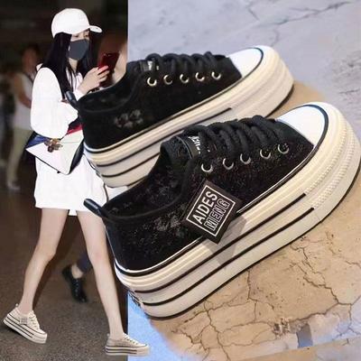 2025 лето новая кружевная сетка дышащая платформа белые туфли женские универсальные повседневные сетчатые туфли студенческие парусиновые туфли женские