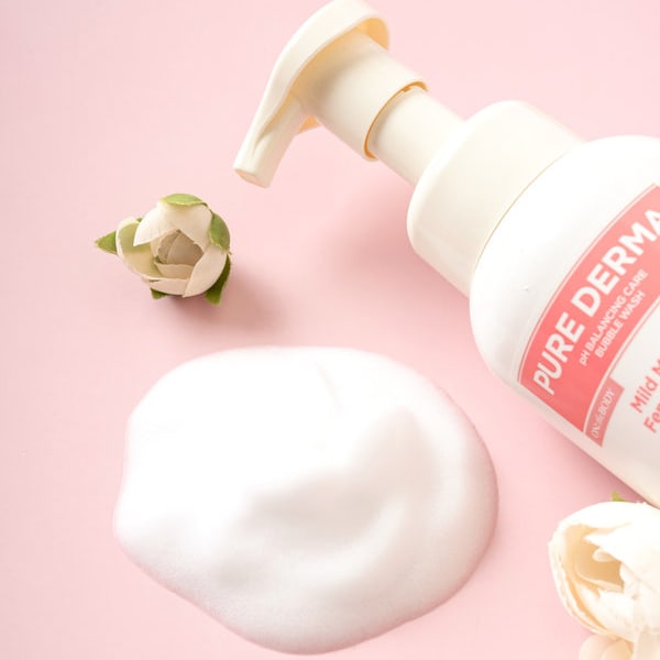 Очищающее средство для тела Pure Derma Mild Moisture Feminine 300 мл