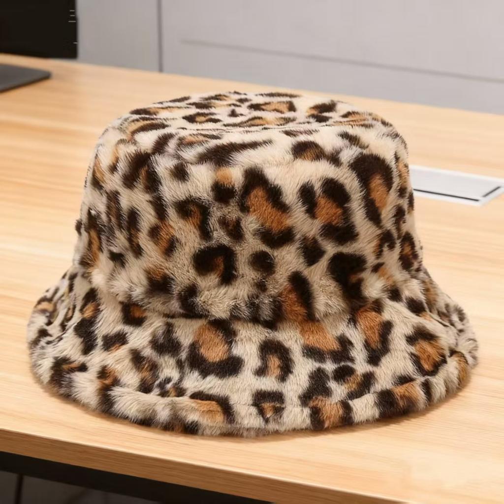 Leopard print bucket hat women's winter versatile warm face small plush basin hat plush foreign style hat