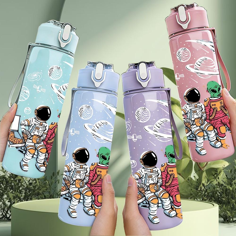 1PC Space Astronaut Planet Scene 750ml Color Plastic Sports Water Bottle Leakproof Flip Straw Lid Suitable for Sports Office Home Use