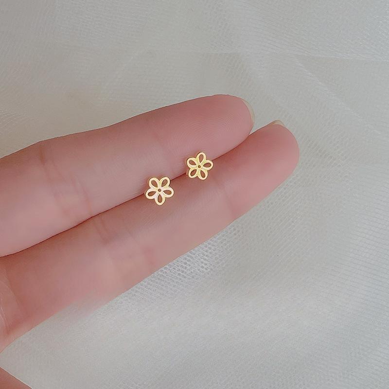 Корейская версия простых сережек-гвоздиков в виде цветка, мини-дизайн, маленькие серьги-цветки, которые не нужно снимать во время сна