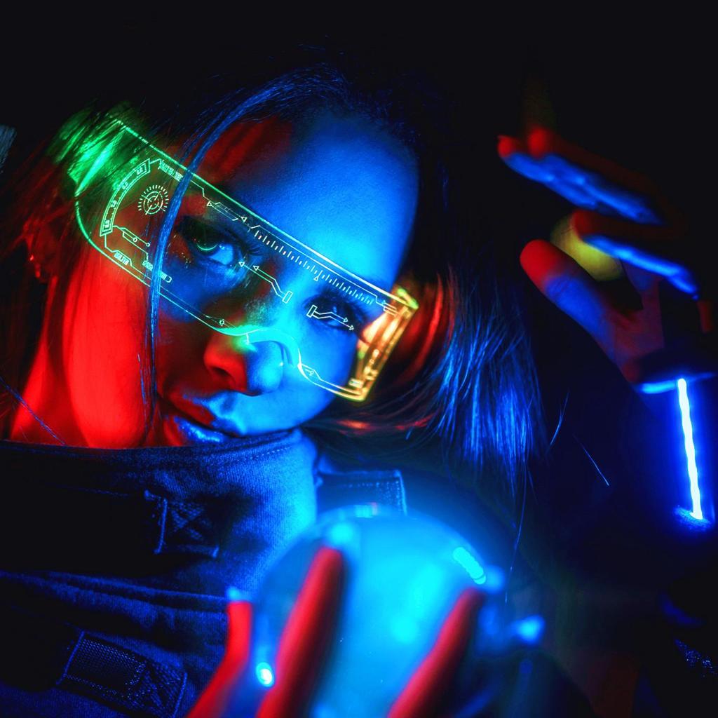 Luminous Glasses LED Light Up Glasses Cyberpunk Neon Glasses Futuristic Visor Glasses High Tech Flashing Glasses for Club Bar Cosplay