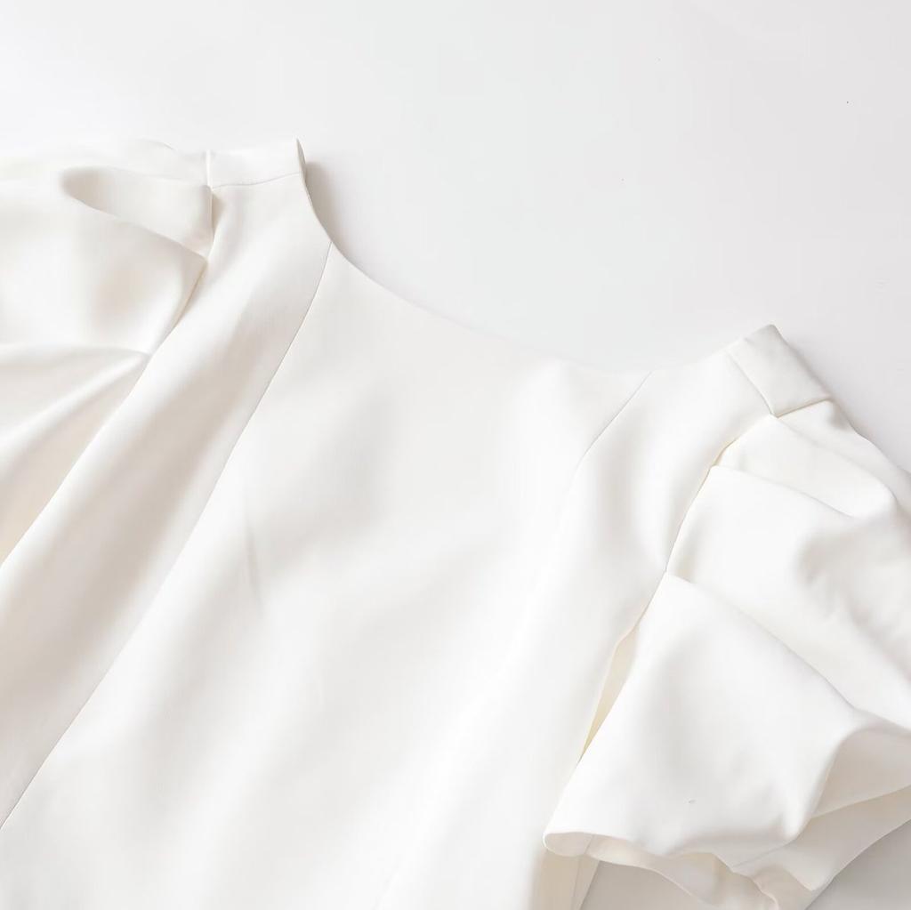 European and American style, new women's clothing, foreign style round neck bubble sleeves, short sleeves, split hem 2560036