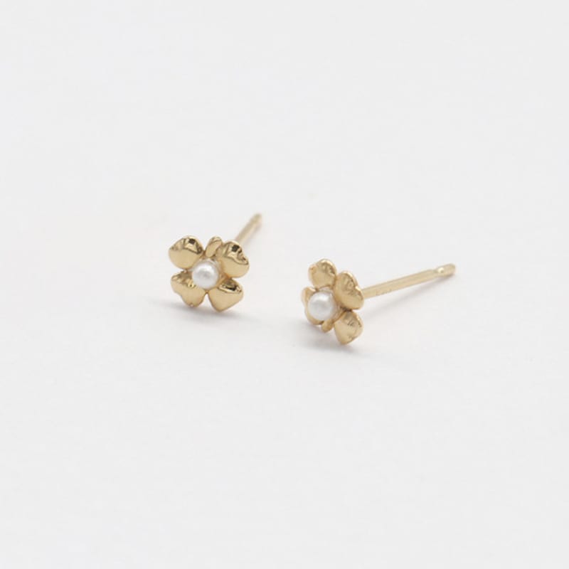 OR D`OR [14K] Миниатюрные серьги-цветок с жемчугом