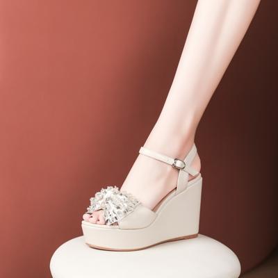 Мода 2025 Новинки Кристальный бант Босоножки на платформе с открытым носком Женские белые с ремешком на щиколотке Клиновидные туфли на высоком каблуке Летняя женская обувь