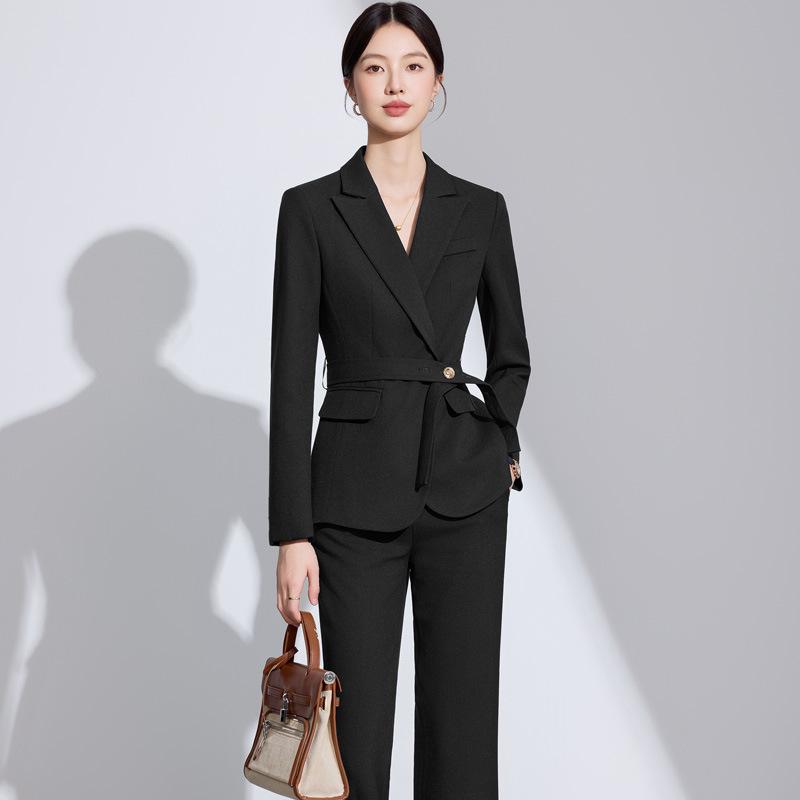 Элегантный женский костюм-блейзер с длинным рукавом: Современный, Роскошный, Стройнящий, Повседневный, Идеальный для Рабочего места или Проведения Мероприятий.