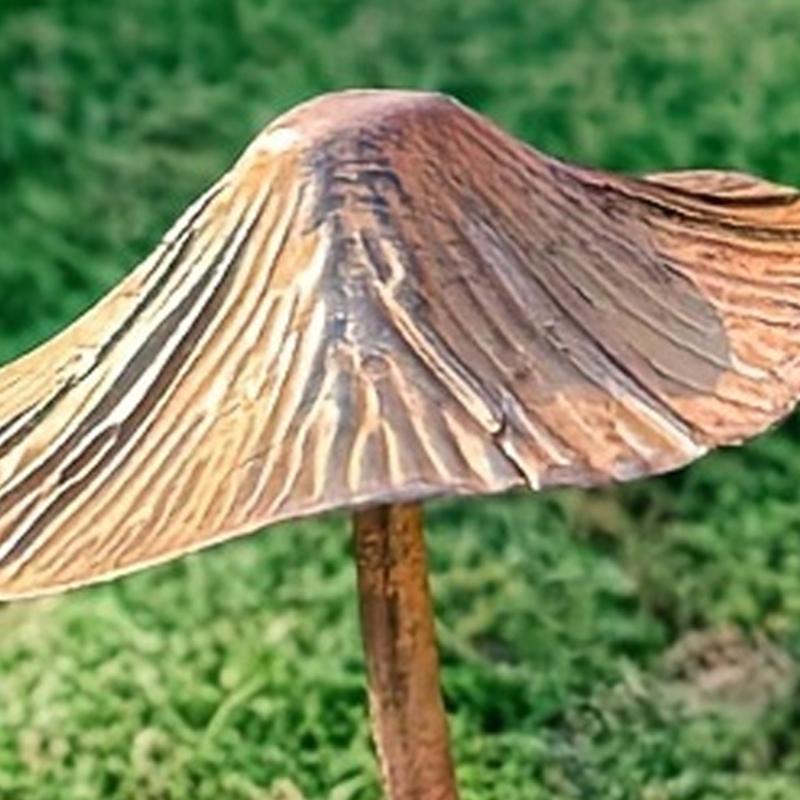 2PCS Stylish Mushroom Shape Garden Stake Antique Iron Art Ground Stake Weather Resistant Decoration For Outdoor Space