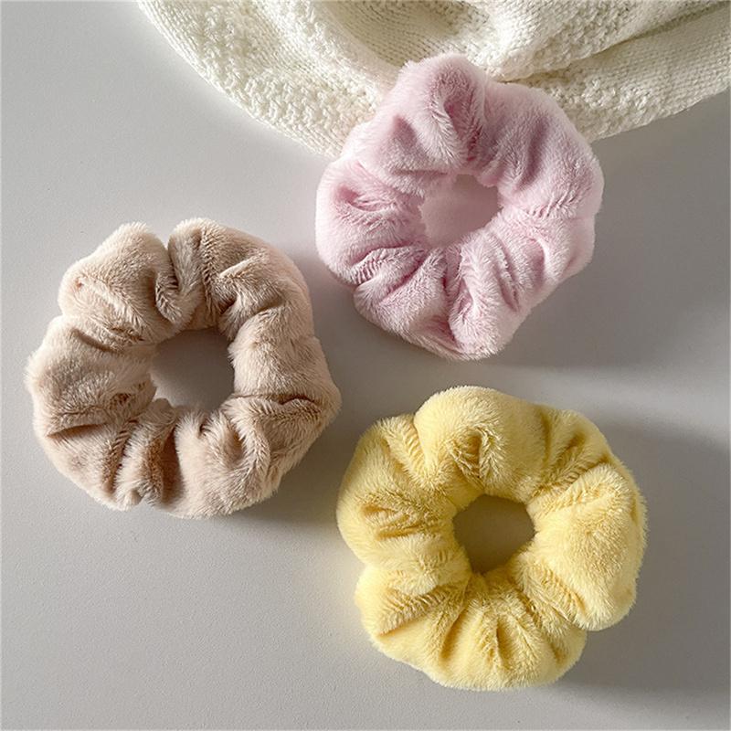 Зимние теплые мягкие резинки для волос женские милые плюшевые эластичные разноцветные резинки