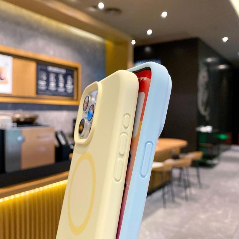 Магнитный чехол из жидкого силикона для iPhone 17 Pro Max, Полное покрытие, Защита от падений, Высококачественная защитная крышка для Apple 17.