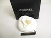 Оригинальная брошь-корсаж CHANEL Camelia White Canvas #a432, восстановленная