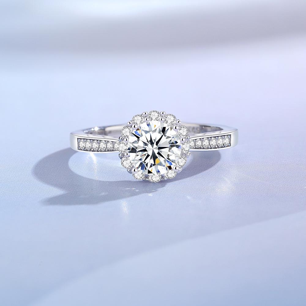 Потрясающее кольцо-цветок с муассанитом - 1,0 карат, цвет D, Восемь Сердец и Стрел, Серебро S925 с паве из бриллиантов.