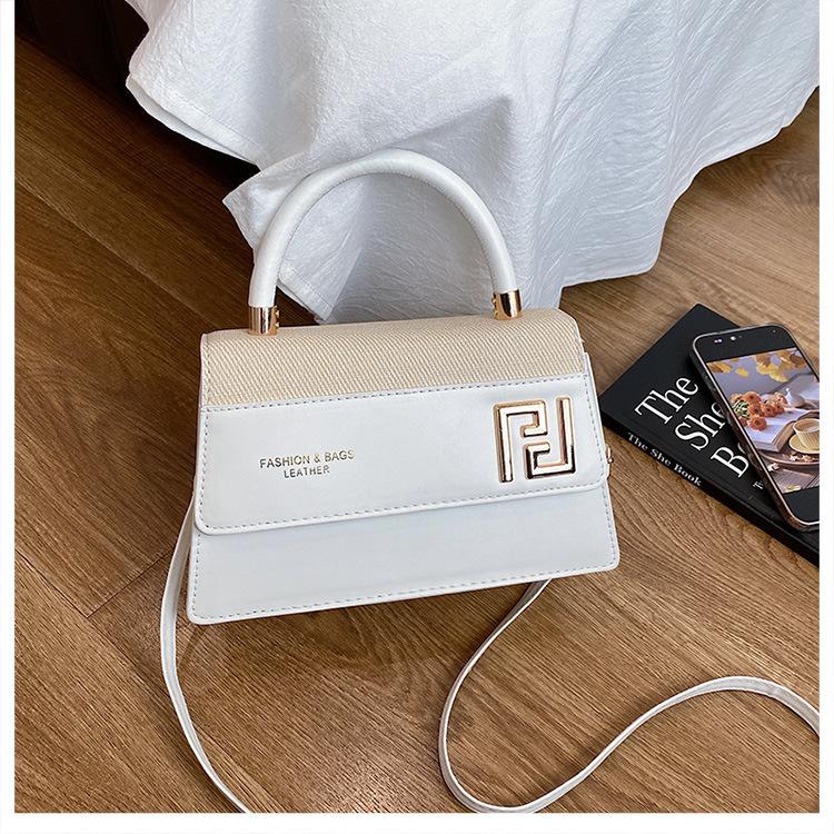 2026 New Korean Pin-up Women's Bag Niche Design, Large Capacity Underarm Bag Feel Single Shoulder Crossbody Small Square Bag