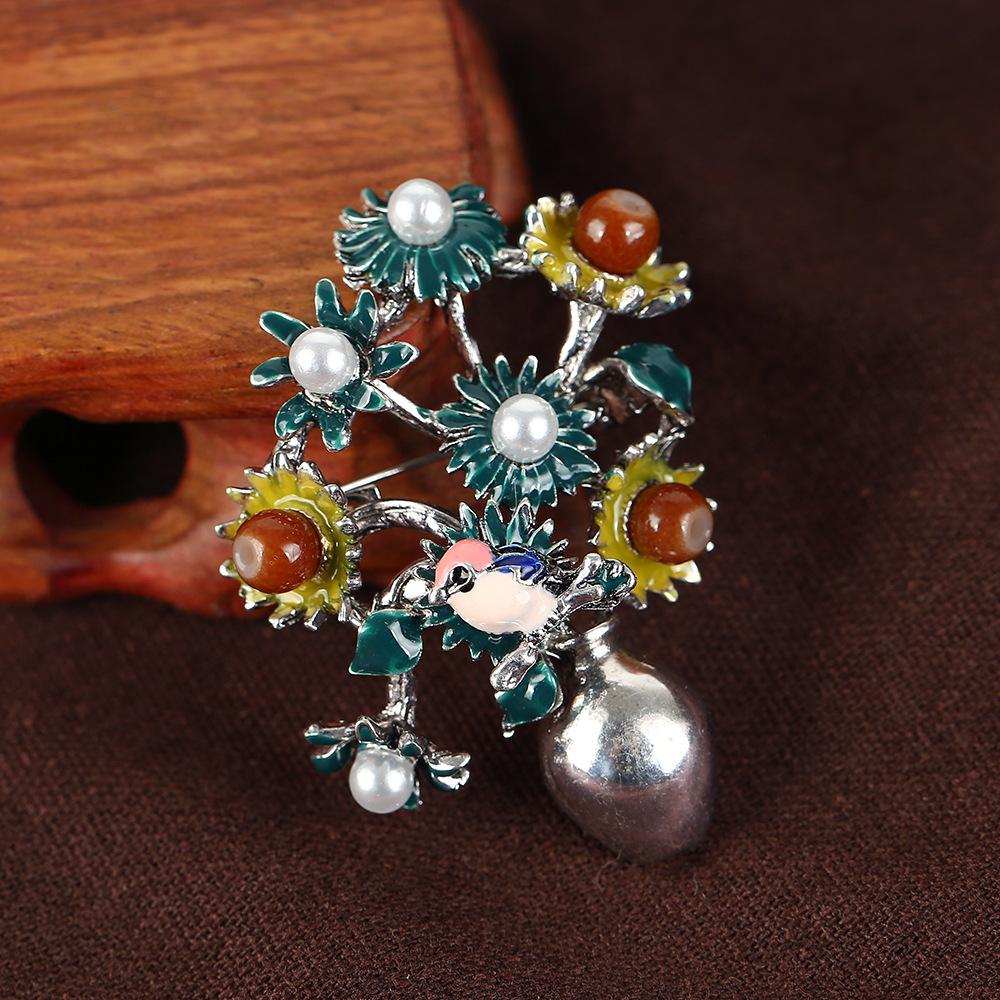 Retro Natural Agate Brooch High-end Classical Temperament Literary and Versatile Plant Pin Coat Cardigan Corsage Accessories