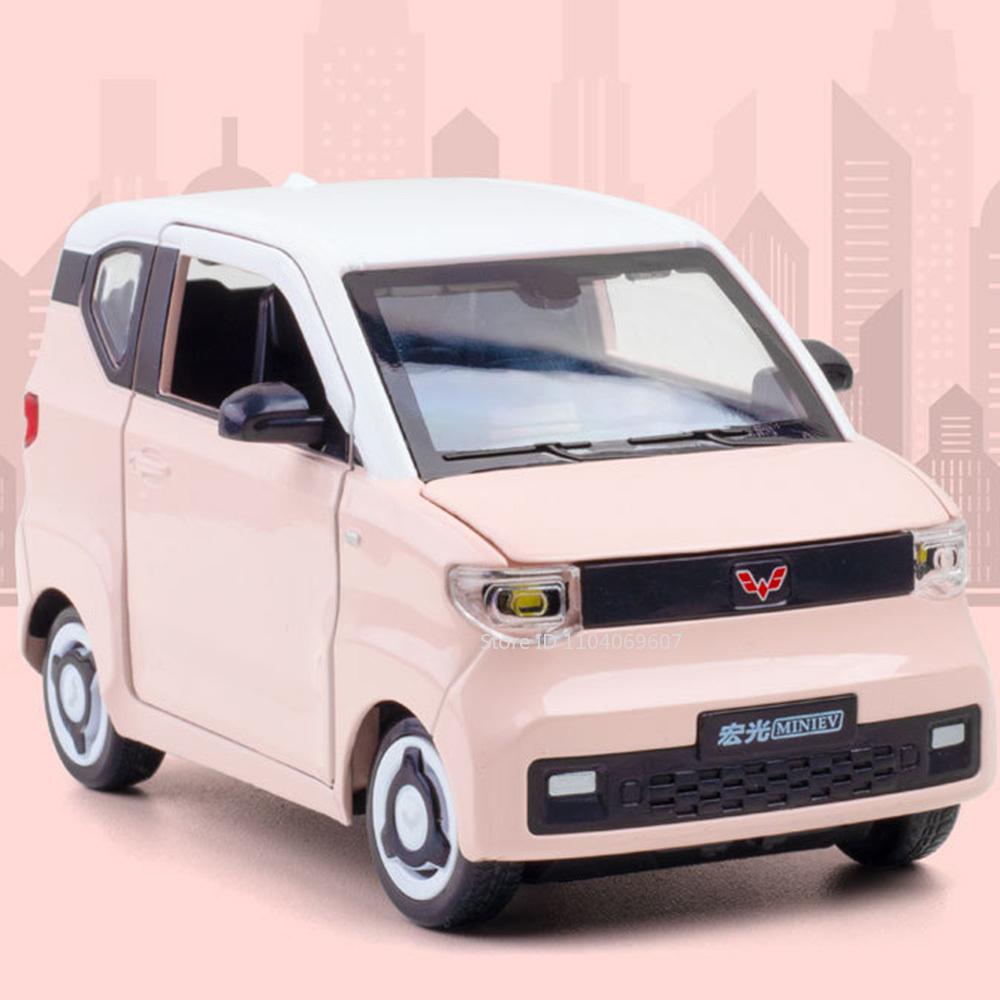 1:24 Игрушечная машина WuLing HongGuang Mini EV Модели Сплав Литье под давлением Звук Свет Откатная Дверь Открывается Резиновые Шины Украшение Автомобиль Подарки
