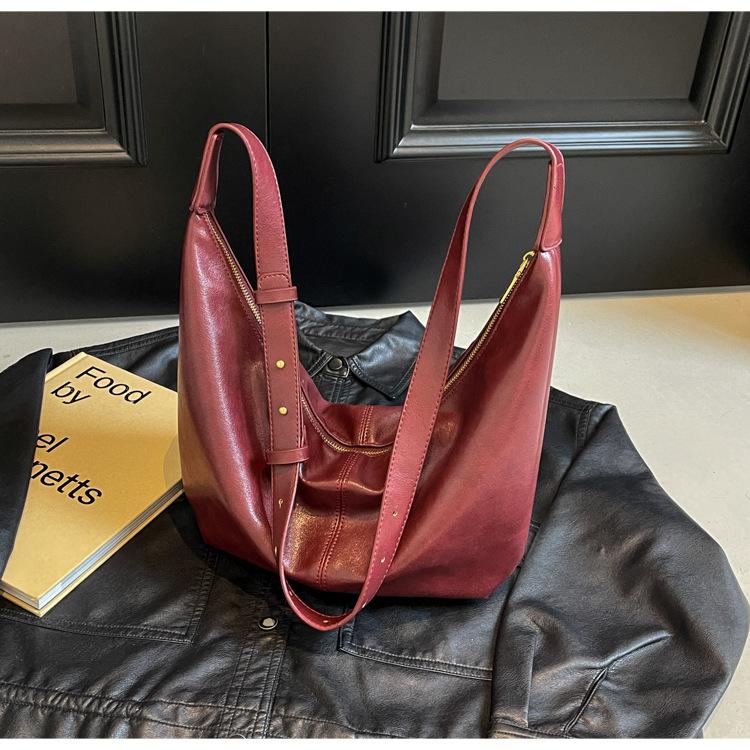 Модная ретро сумка большой вместимости женская сумка осень 2024 года новая сумка через плечо повседневная иностранная сумка-мессенджер для поездок на работу