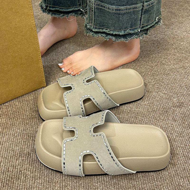 Корейская версия модных женских пляжных сандалий на море, женская уличная обувь 2025, новые летние повседневные шлепанцы высокого класса