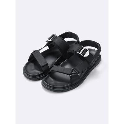 Сандалии с металлической пряжкой