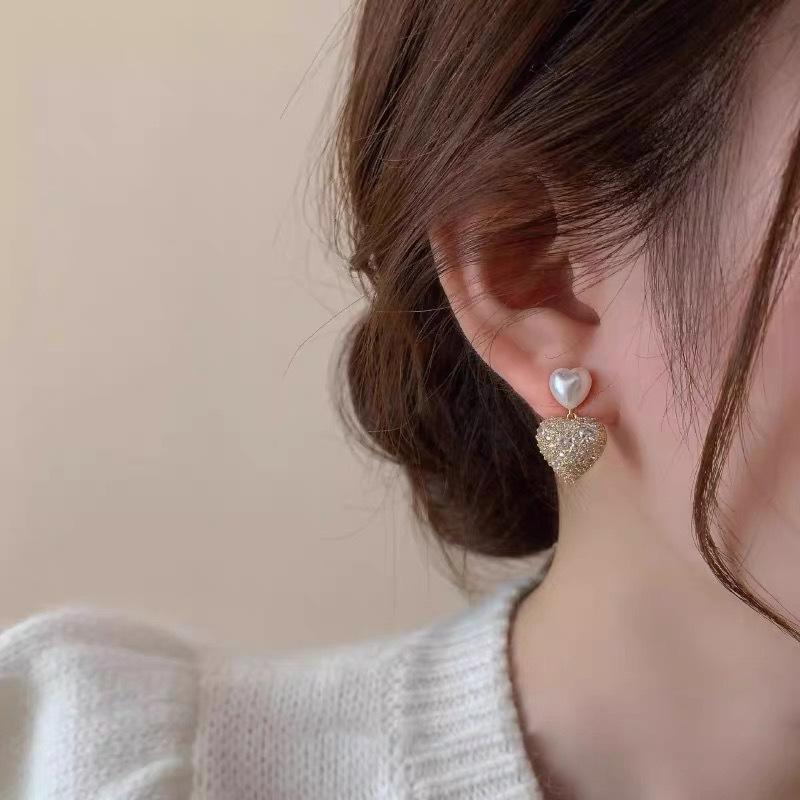 Sparkling love zircon mosquito coil disc ear clips niche design light luxury pearl earrings fringed earrings without earholes