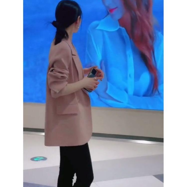 Модный женский розовый пиджак – весенняя элегантность