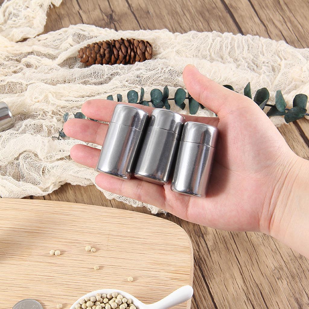Набор из 4 солонок из нержавеющей стали, баночка для приправ, переносной дозатор специй с крышкой для кемпинга и уличных грилей