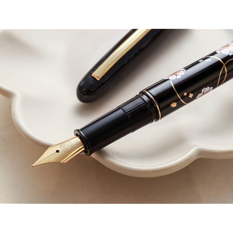 WANCHER Kuretake modern maki-e peony cherry blossom peony cherry blossoms fountain pen Wancher limited edition [Wancher fountain pen] (F fine print)